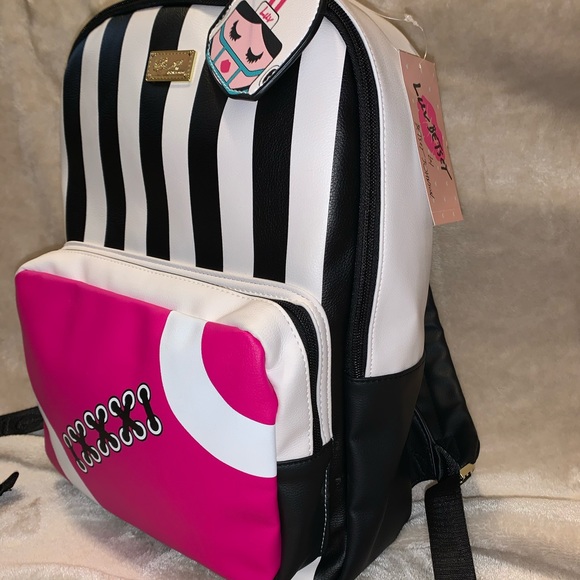 Luv Betsey - Picture 5 of 5